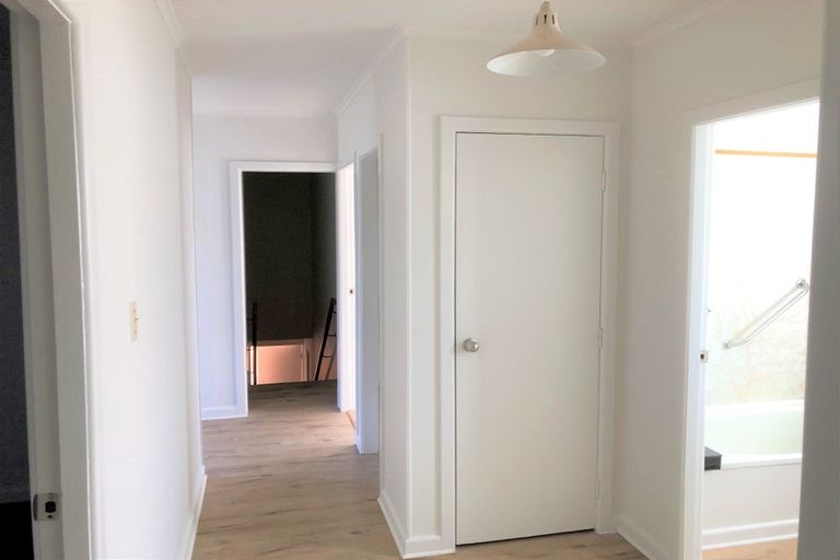 Photo of property in 32 Barbary Avenue, Kelston, Auckland, 0602