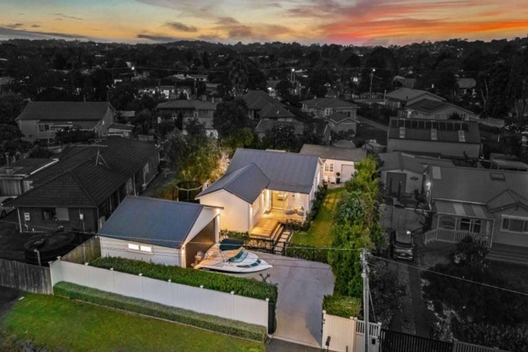 Photo of property in 5 Alice Street, Riverhead, 0820