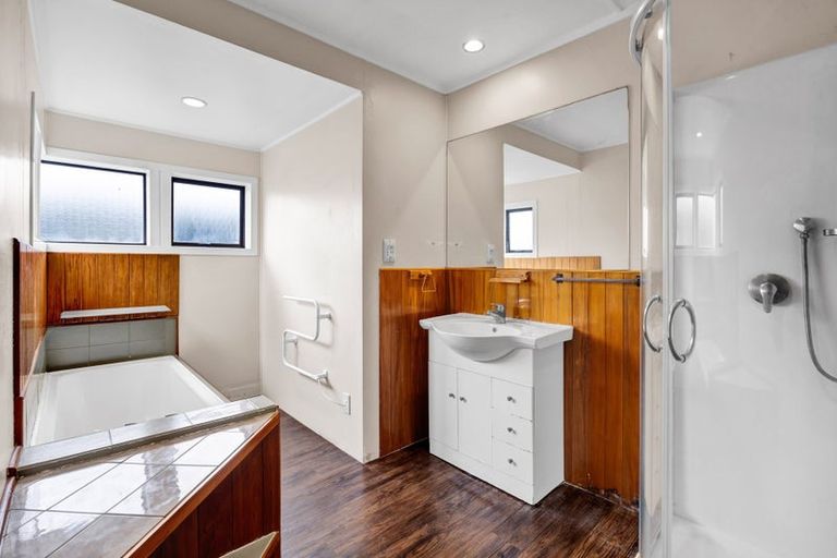 Photo of property in 96 Fairfield Road, Hawera, 4610