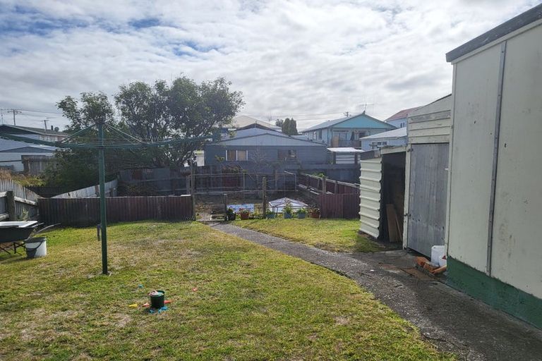 Photo of property in 25 Ruapehu Street, Castlecliff, Whanganui, 4501