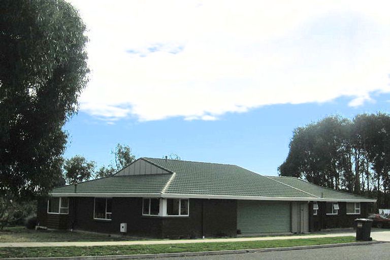 Photo of property in 52 Awatea Avenue, Paraparaumu, 5032