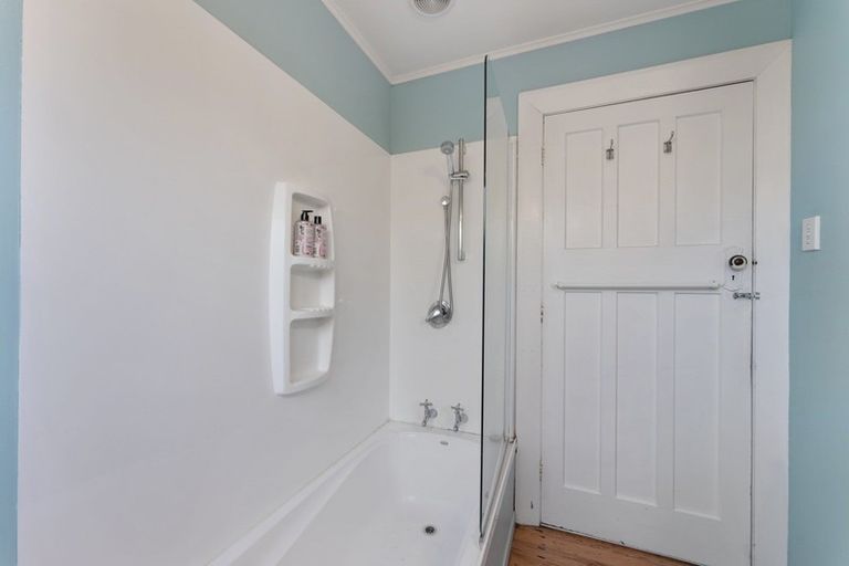 Photo of property in 87 Eastern Terrace, Beckenham, Christchurch, 8023