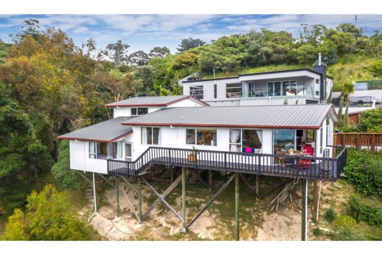 Photo of property in 107 Mount Pleasant Road, Mount Pleasant, Christchurch, 8081