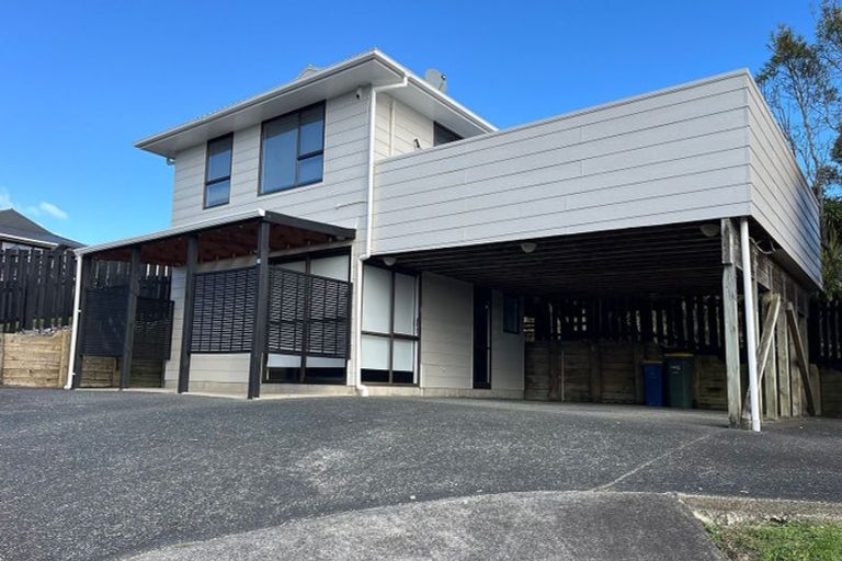 Photo of property in 41 Lavelle Road, Henderson, Auckland, 0612