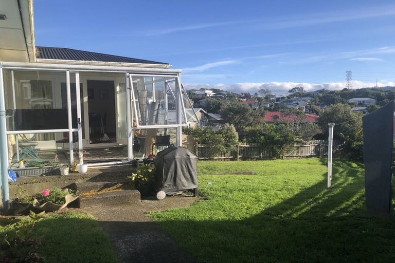 Photo of property in 9 Baylands Drive, Newlands, Wellington, 6037