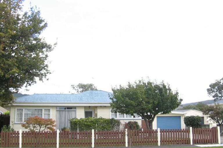 Photo of property in 6 York Avenue, Heretaunga, Upper Hutt, 5018