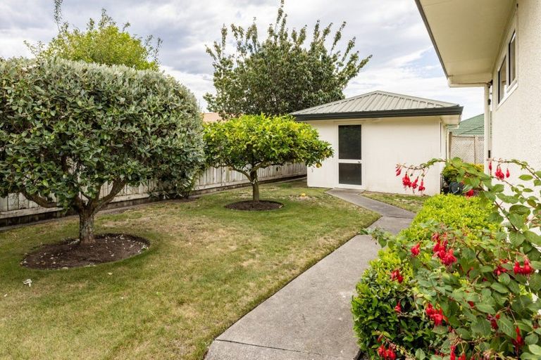 Photo of property in 11 Kingsgate Row, Havelock North, 4130