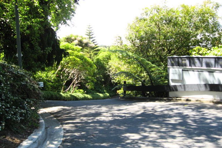 Photo of property in 75 Nicholson Road, Khandallah, Wellington, 6035