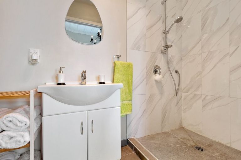 Property details for 557 Waiuku Road, Mauku, Pukekohe, 2678