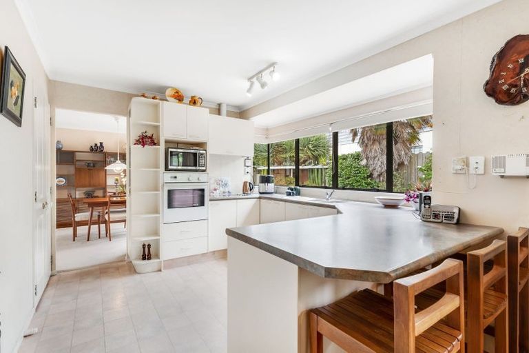 Photo of property in 70 Bob Charles Drive, Golflands, Auckland, 2013