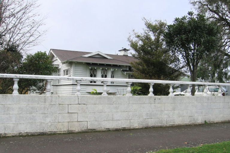 Photo of property in 105 Russell Street, Palmerston North, 4414