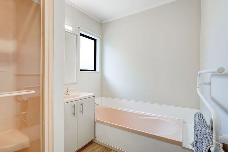 Photo of property in 2/9 Eastwood Rise, Browns Bay, Auckland, 0630