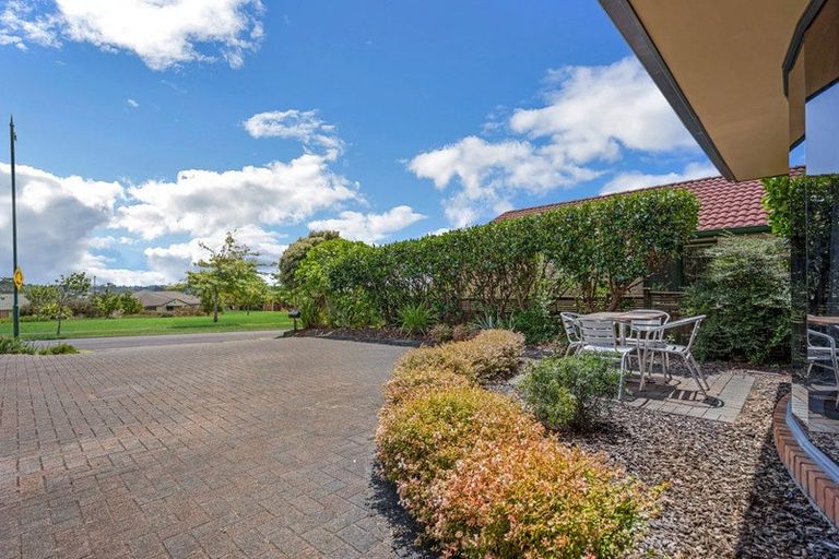 Photo of property in 41 Chadlington Avenue, Henderson, Auckland, 0612