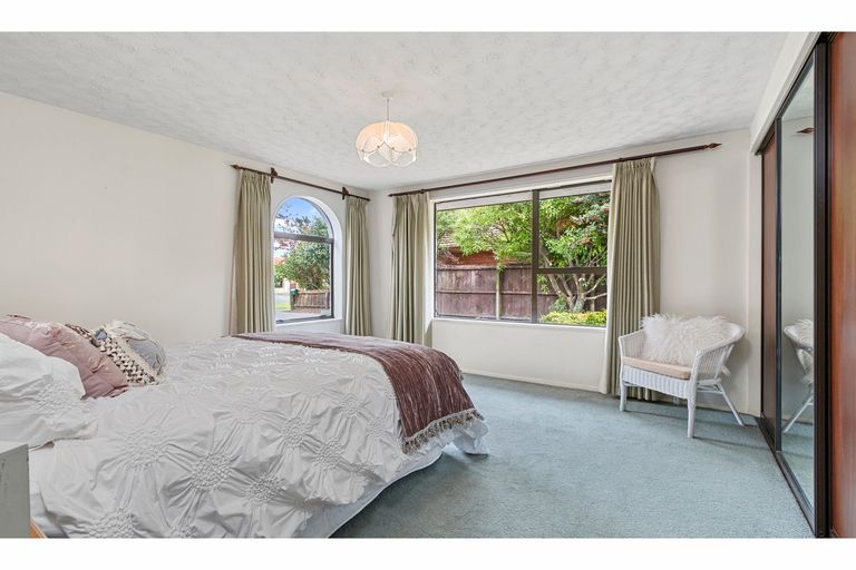 Photo of property in 28 Montclare Avenue, Ilam, Christchurch, 8041