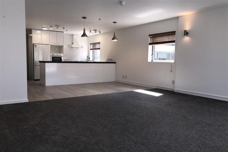 Photo of property in Montreaux Apartments, 10c/164 The Terrace, Wellington Central, Wellington, 6011