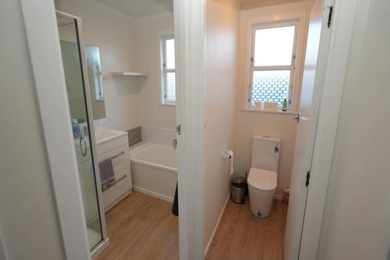 Photo of property in 19 Rhodes Drive, Kelvin Grove, Palmerston North, 4414