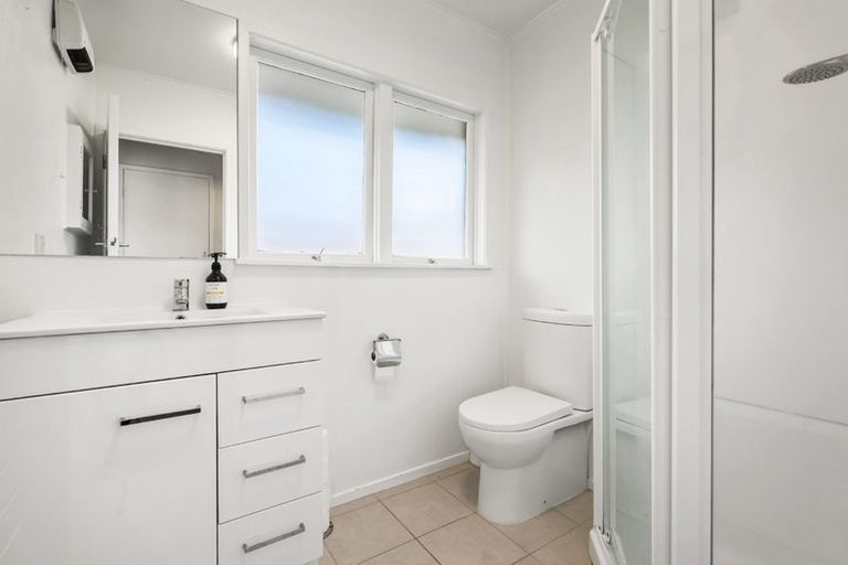 Photo of property in 2/27 Sydney Street, Hauraki, Auckland, 0622