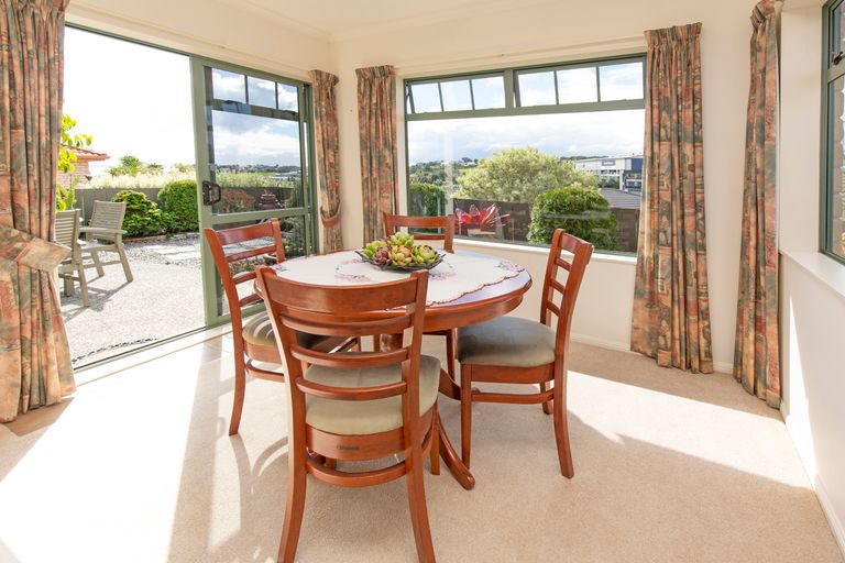 Photo of property in 87a Elan Place, Stanmore Bay, Whangaparaoa, 0932