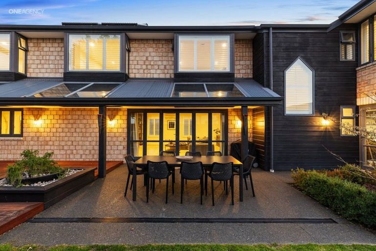 Photo of property in 8 Cunneen Place, Aidanfield, Christchurch, 8025