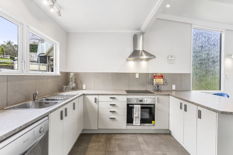 Photo of property in 22 Rosecamp Road, Beach Haven, Auckland, 0626