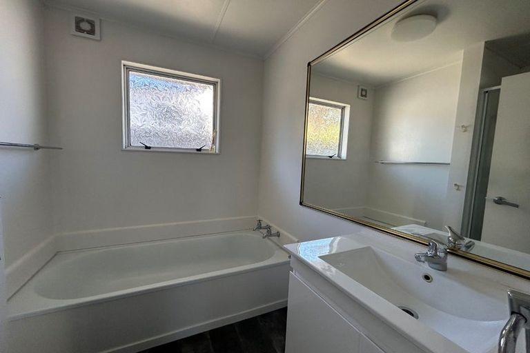 Photo of property in 15 Solway Place, Papakowhai, Porirua, 5024