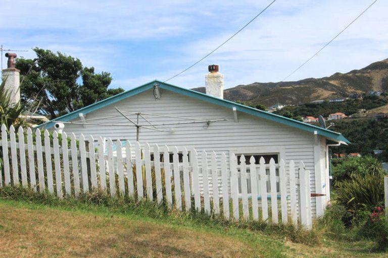 Photo of property in 16 Albert Street, Island Bay, Wellington, 6023