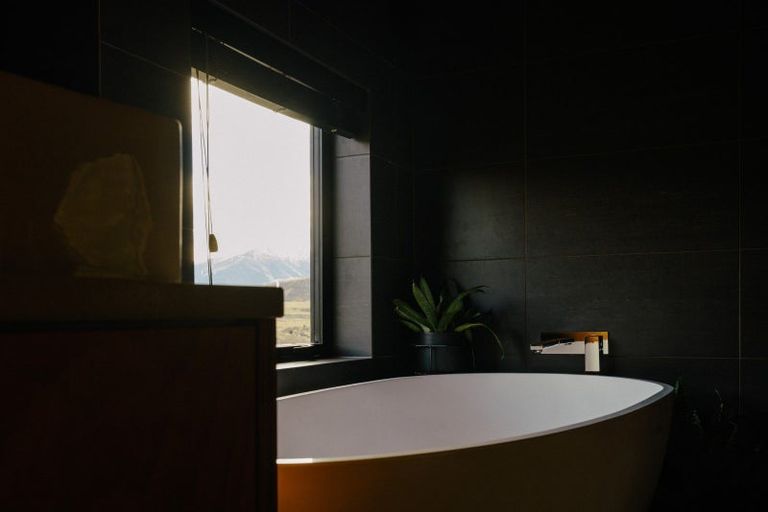 Photo of property in 14 Caithness Court, Jacks Point, Queenstown, 9371