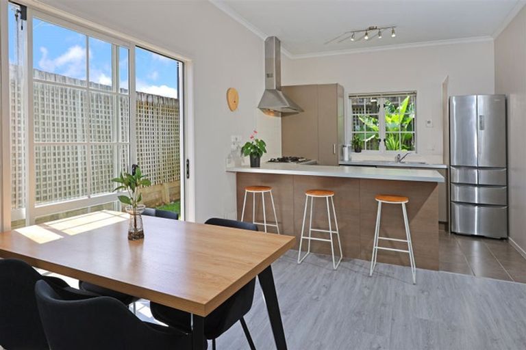 Photo of property in 36 Mulvaney Crescent, Henderson, Auckland, 0612