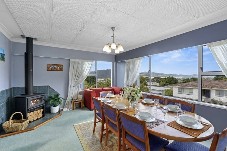 Photo of property in 19 Rondane Place, Tirohanga, Lower Hutt, 5010