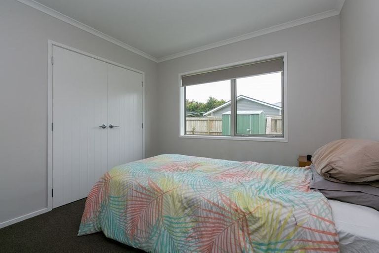 Photo of property in 5 Cross Street, Lepperton, New Plymouth, 4373