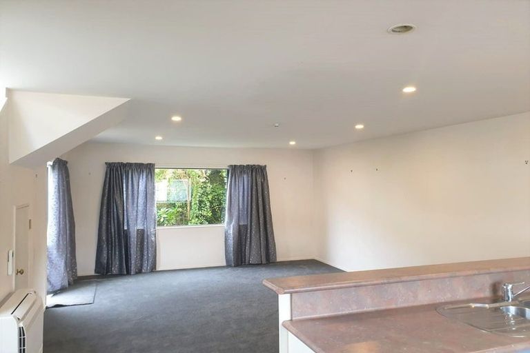 Photo of property in 32 Firth Terrace, Karori, Wellington, 6012