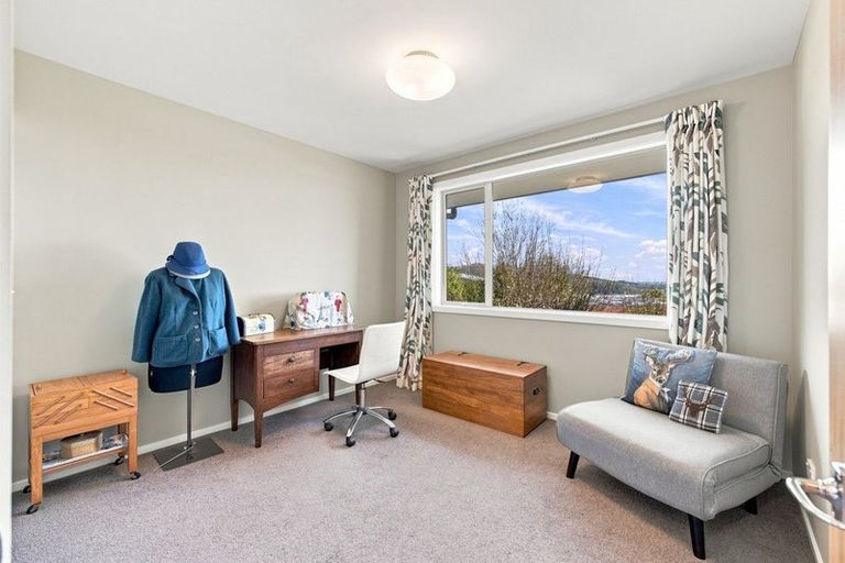 Photo of property in 271 Cannon Hill Crescent, Mount Pleasant, Christchurch, 8081