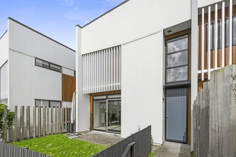 Photo of property in 11 Frank Gill Road, Hobsonville, Auckland, 0616