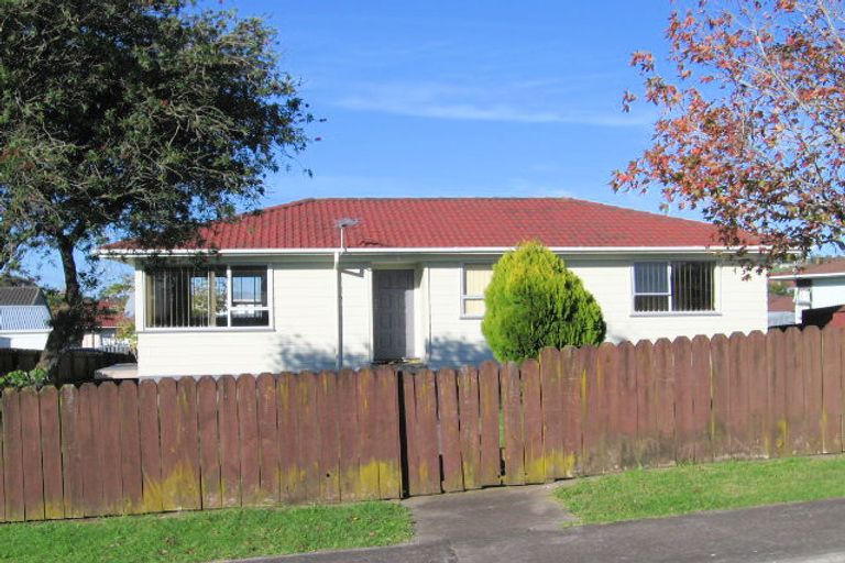 Photo of property in 4 Iota Place, Clover Park, Auckland, 2023