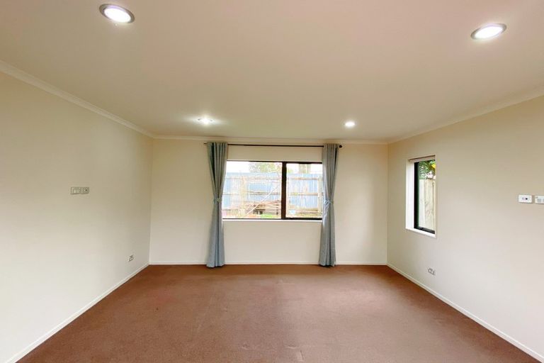 Photo of property in 8 Berkley Avenue, Hillcrest, Hamilton, 3216