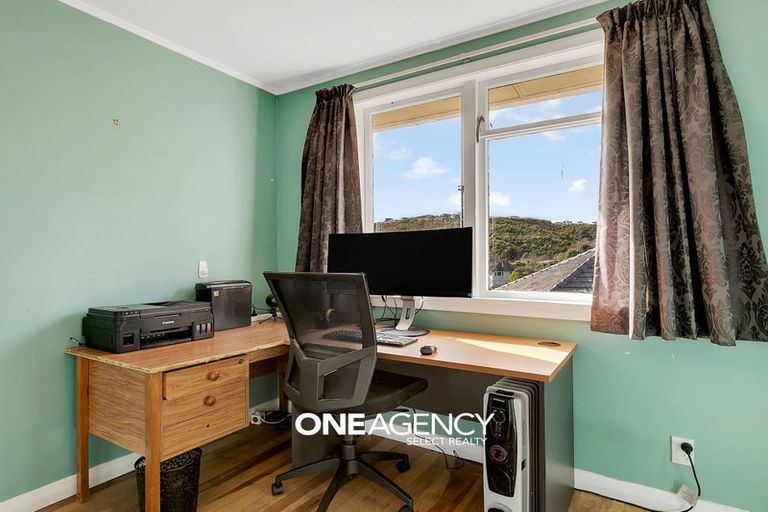 Photo of property in 32 Champion Street, Ranui, Porirua, 5024