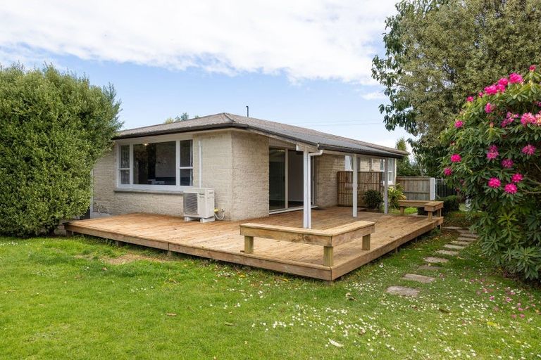 Photo of property in 16 Lipscombe Crescent, Havelock North, 4130