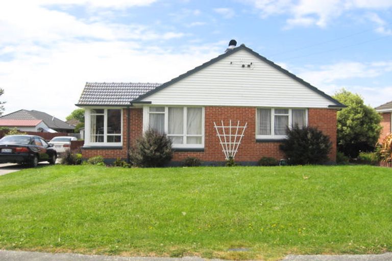 Photo of property in 40 Lambeth Crescent, Redwood, Christchurch, 8051