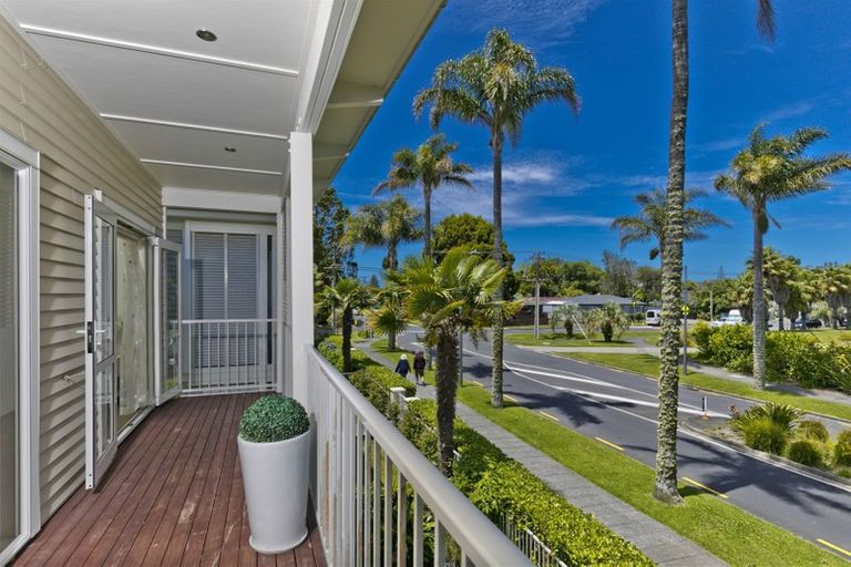Photo of property in 6 Puriri Boulevard, Orewa, 0931