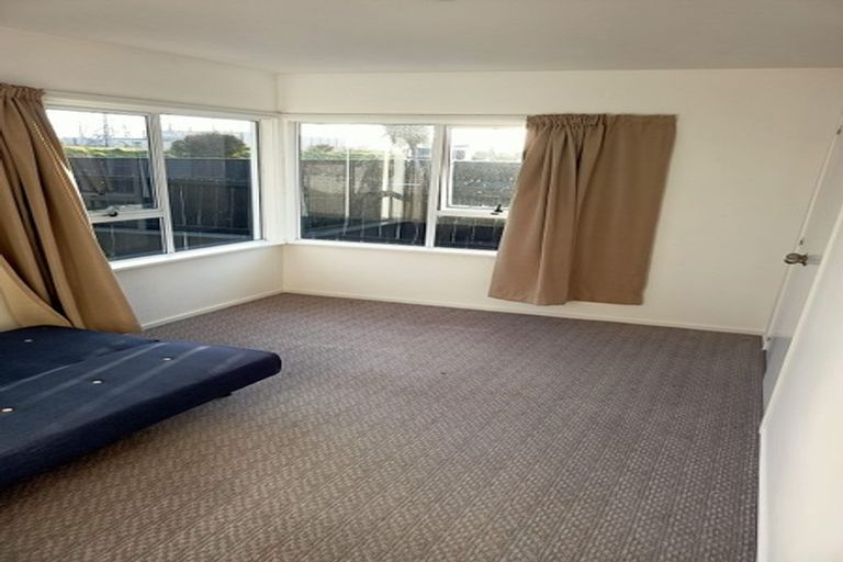 Photo of property in 24 Roberts Road, Hei Hei, Christchurch, 8042