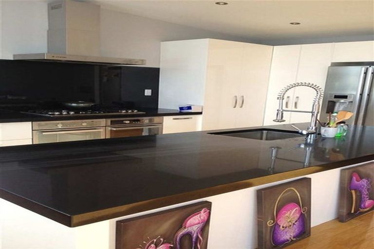 Photo of property in 696 East Coast Road, Pinehill, Auckland, 0632