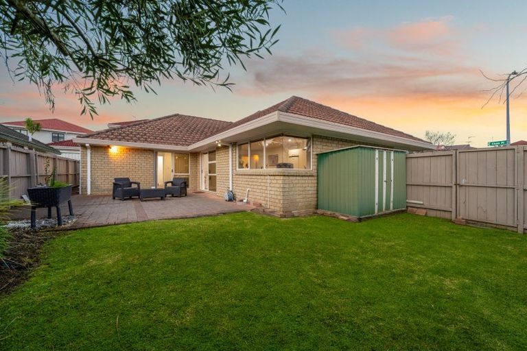 Photo of property in 2 Chale Place, Somerville, Auckland, 2014