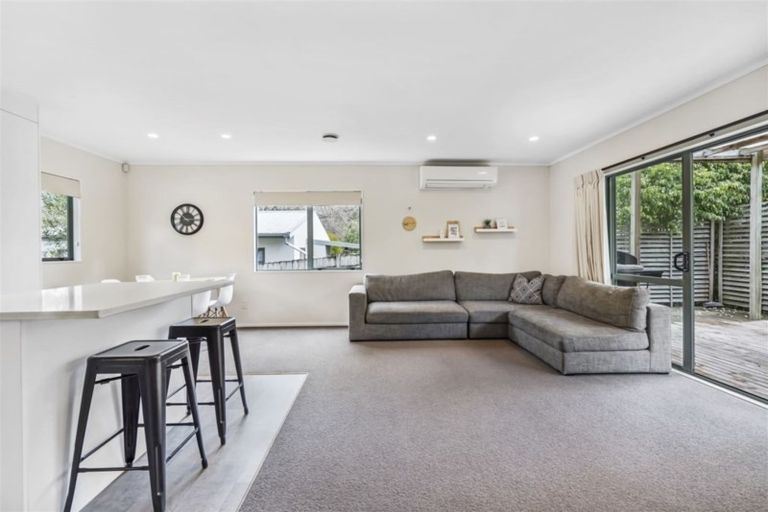 Photo of property in 103a Brian Crescent, Stanmore Bay, Whangaparaoa, 0932
