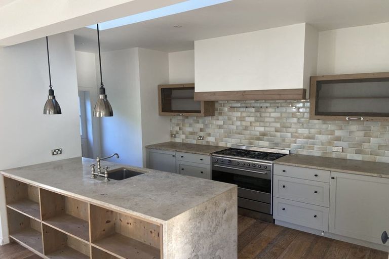 Photo of property in 2 Saint Leonards Road, Hauraki, Auckland, 0622