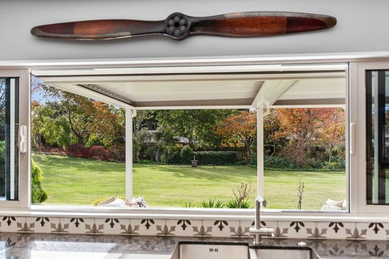 Photo of property in 158 Raumati Road, Raumati Beach, Paraparaumu, 5032