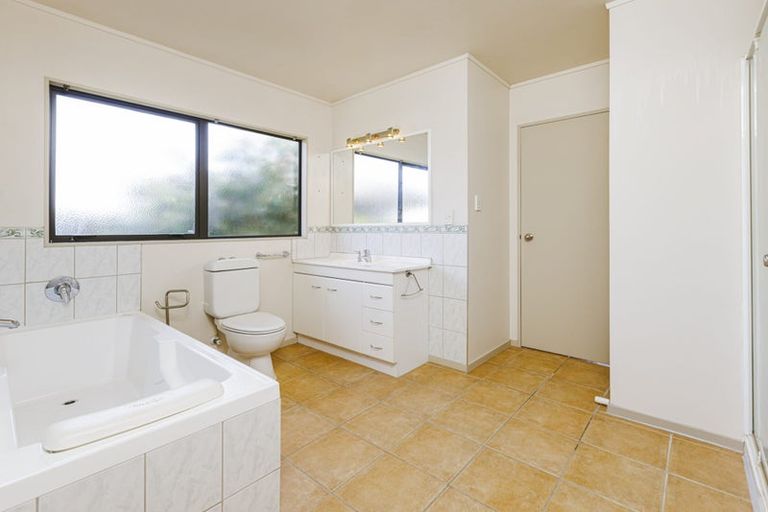 Photo of property in 48a Clevedon Road, Papakura, 2110