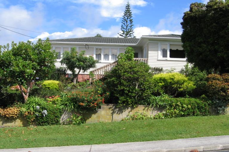 Photo of property in 5 Valron Road, Te Atatu South, Auckland, 0602