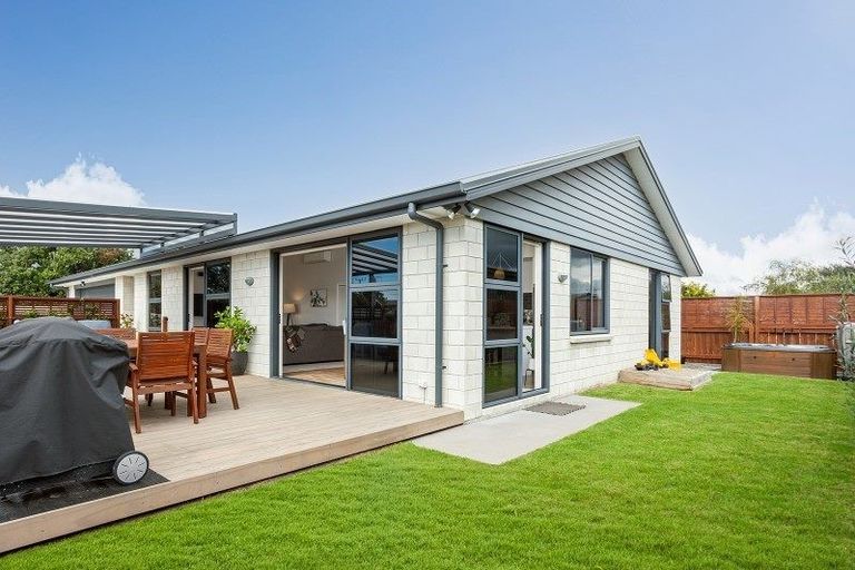 Photo of property in 1320b Papamoa Beach Road, Papamoa Beach, Papamoa, 3118