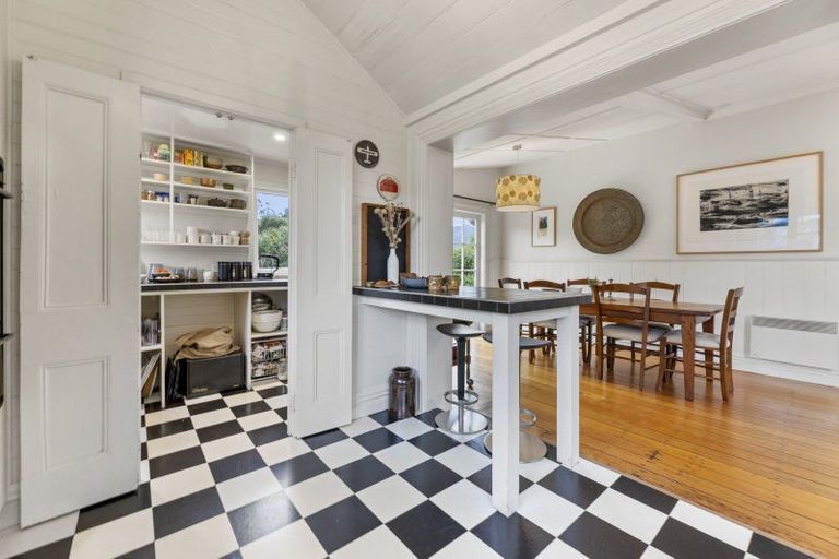 Photo of property in 2 Downes Road, Roseneath, Port Chalmers, 9023