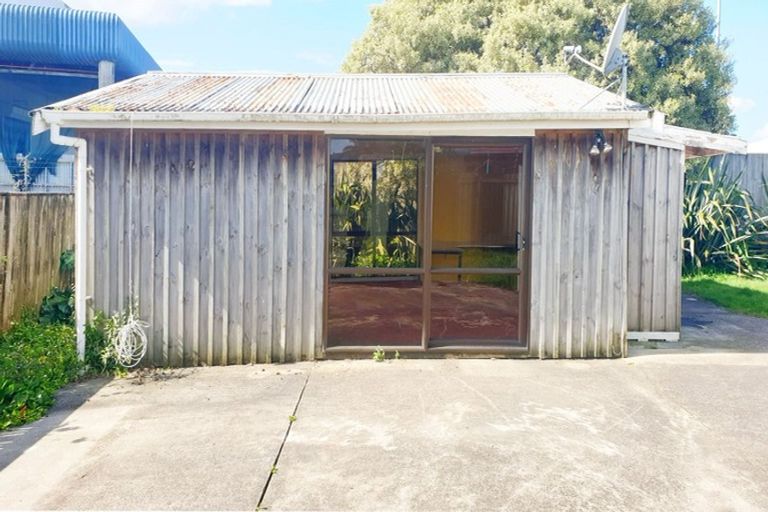 Photo of property in 2/25 Garelja Road, Henderson, Auckland, 0612